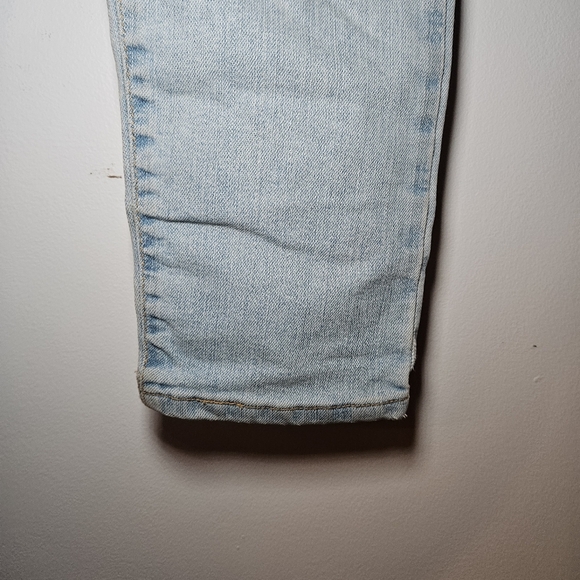 Classic Levis Slim Stretch Skinny Jeans - Picture 3 of 12